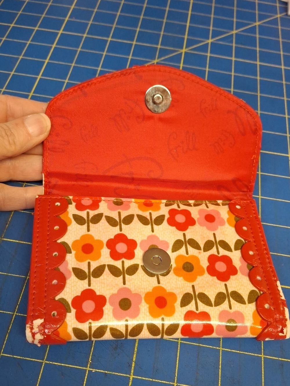 Vera Bradley Frill Pleather Wallet Floral 4 x 6 - Picture 4 of 16